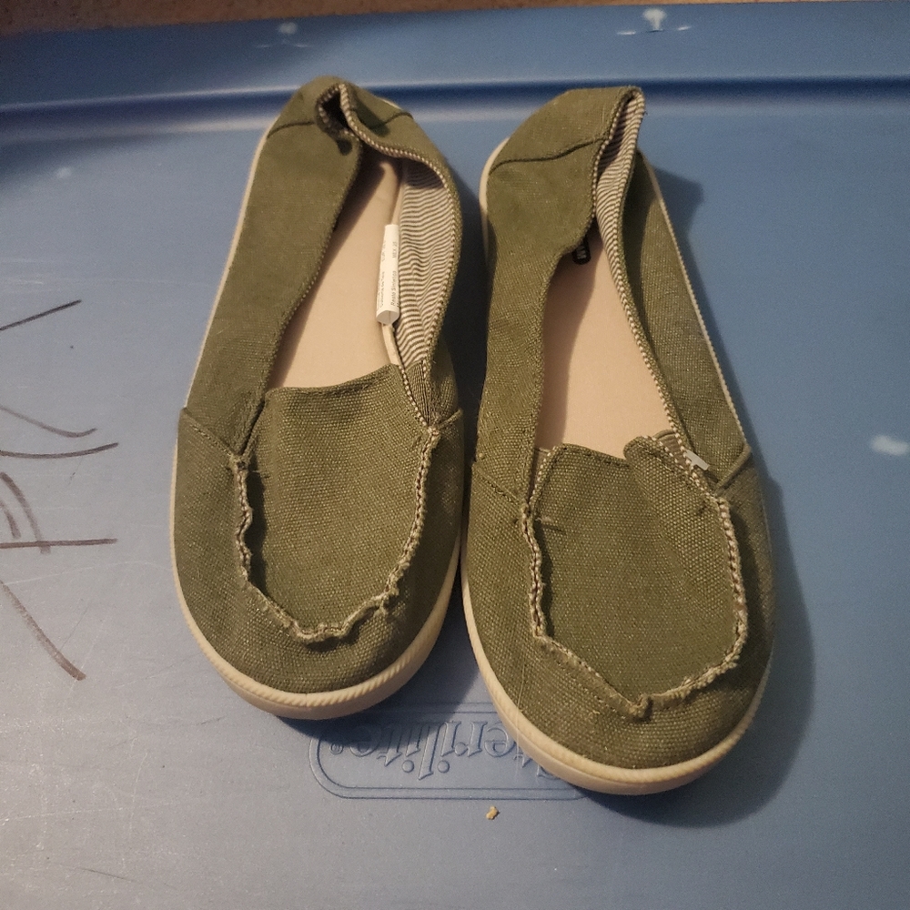 Slip ons